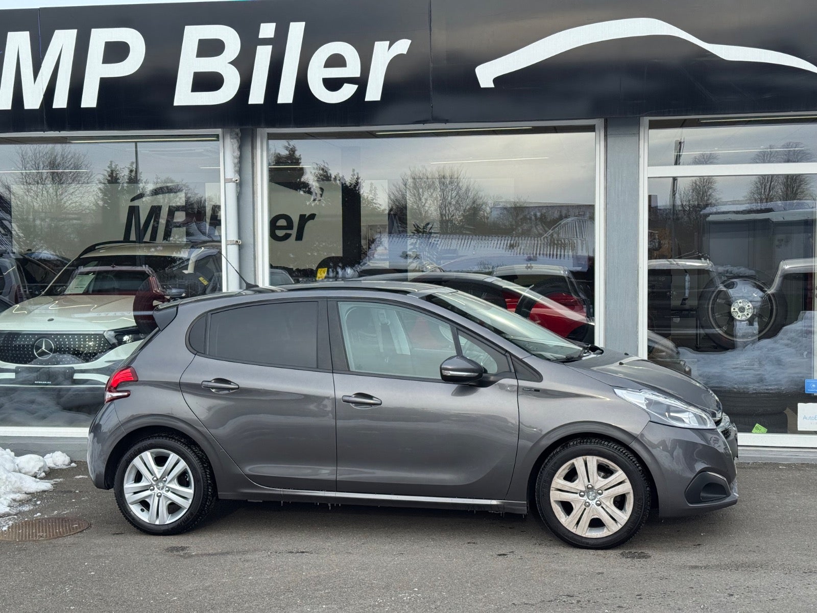 Billede af Peugeot 208 1,5 BlueHDi 100 Signature Sky