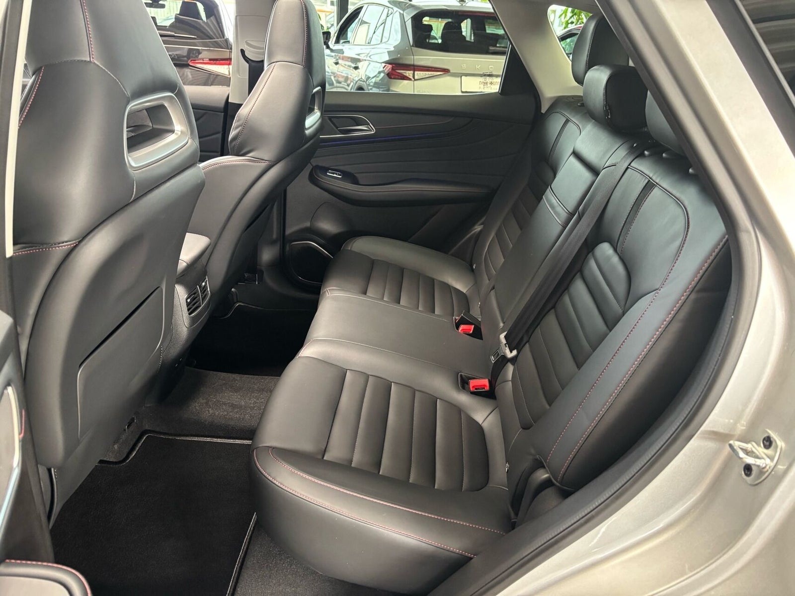 MG EHS PHEV Luxury