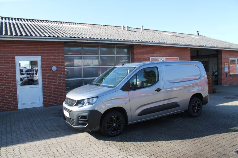 Peugeot Partner BlueHDi 100 L2V2 Plus Van