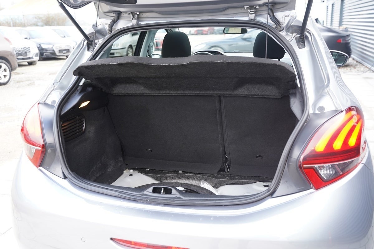 Billede af Peugeot 208 1,5 BlueHDi 100 Signature Sky