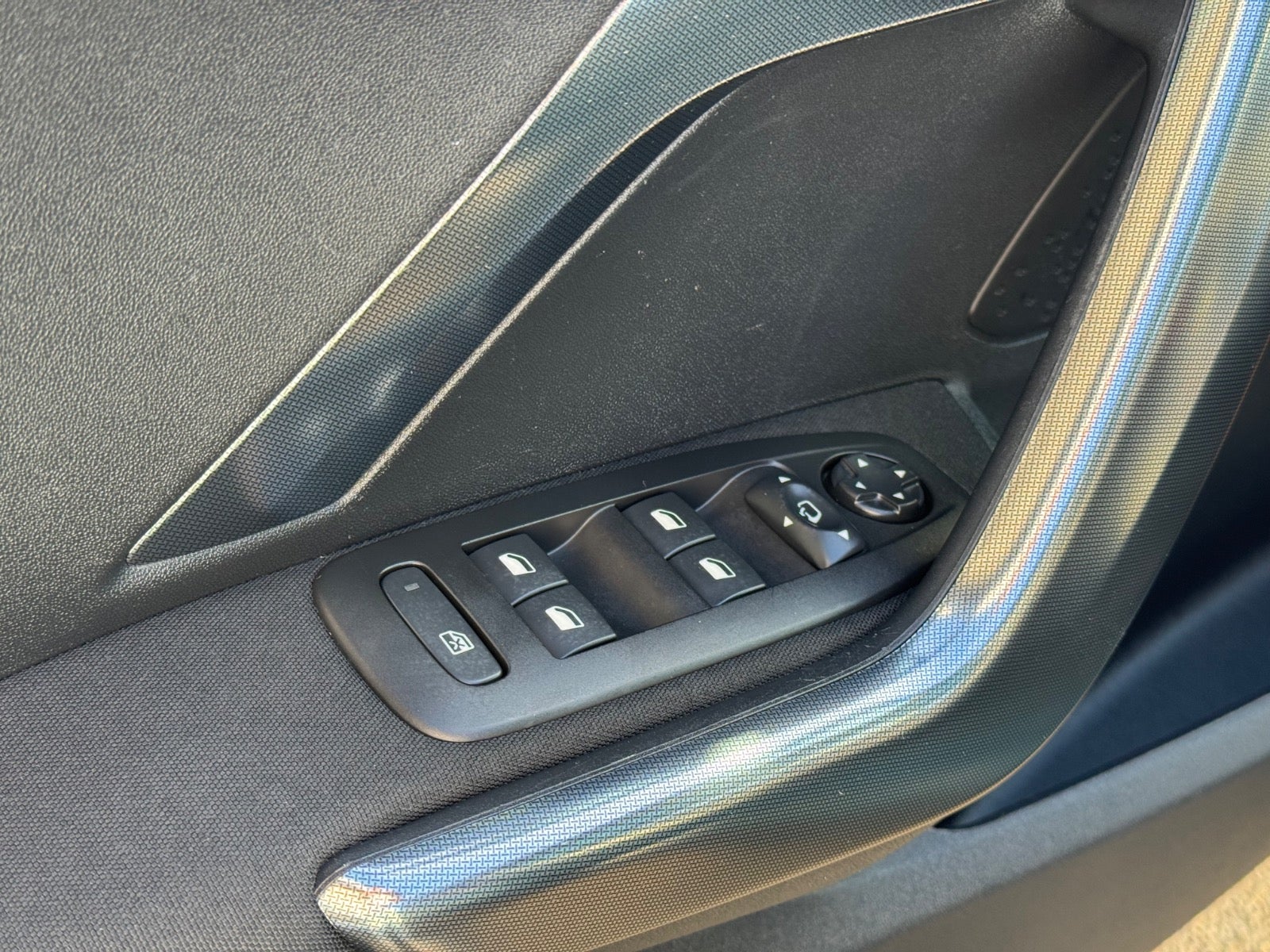 Billede af Peugeot 2008 1,6 BlueHDi 100 Allure Sky