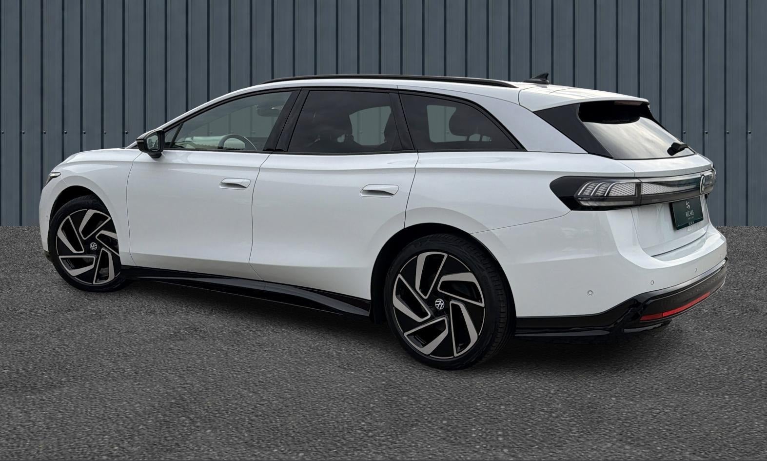VW ID.7 Style Tourer thumbnail 4