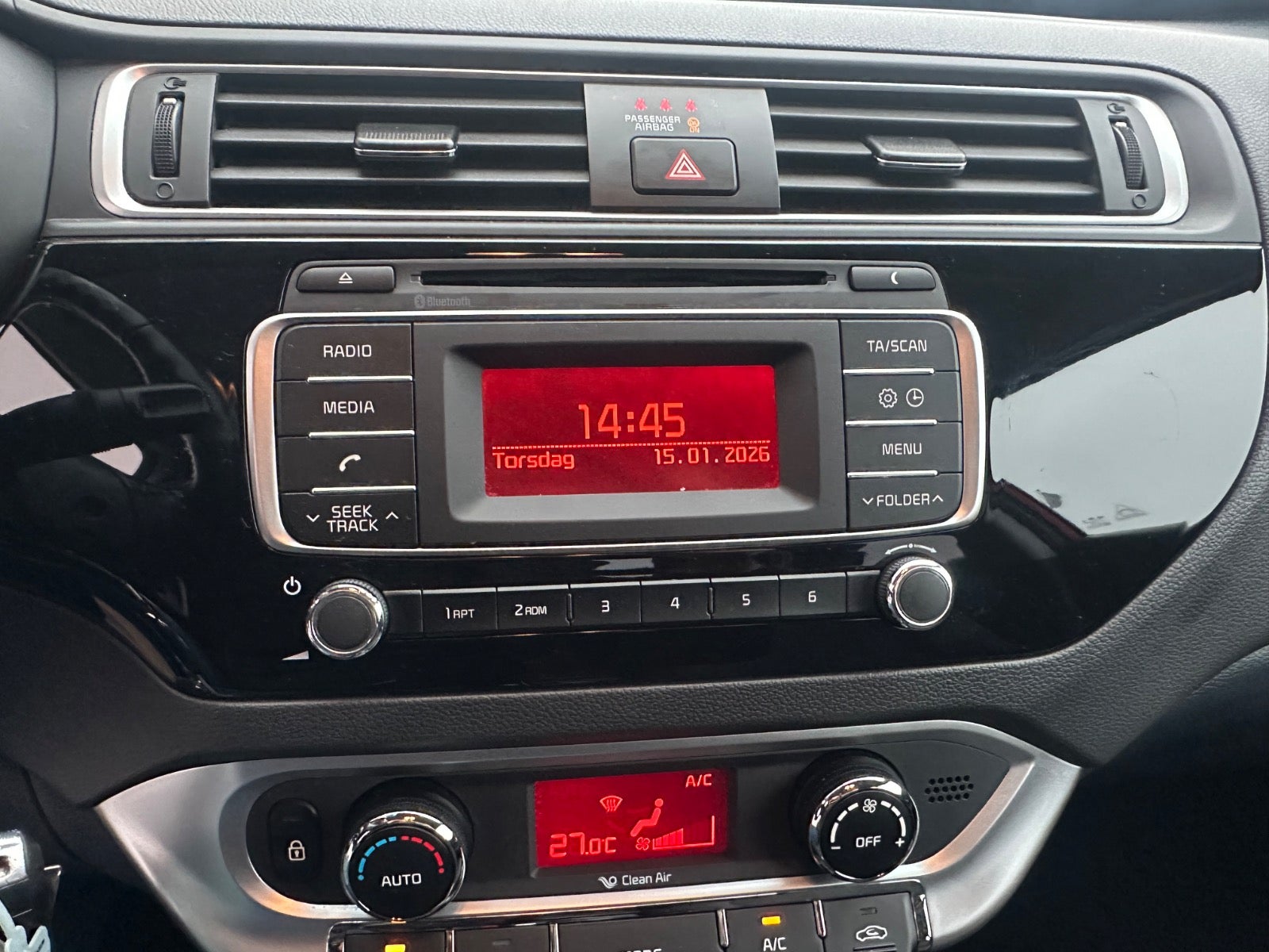 Kia Rio CVVT Attraction