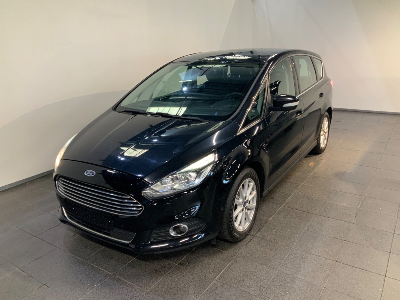 Ford S-MAX (1/8)