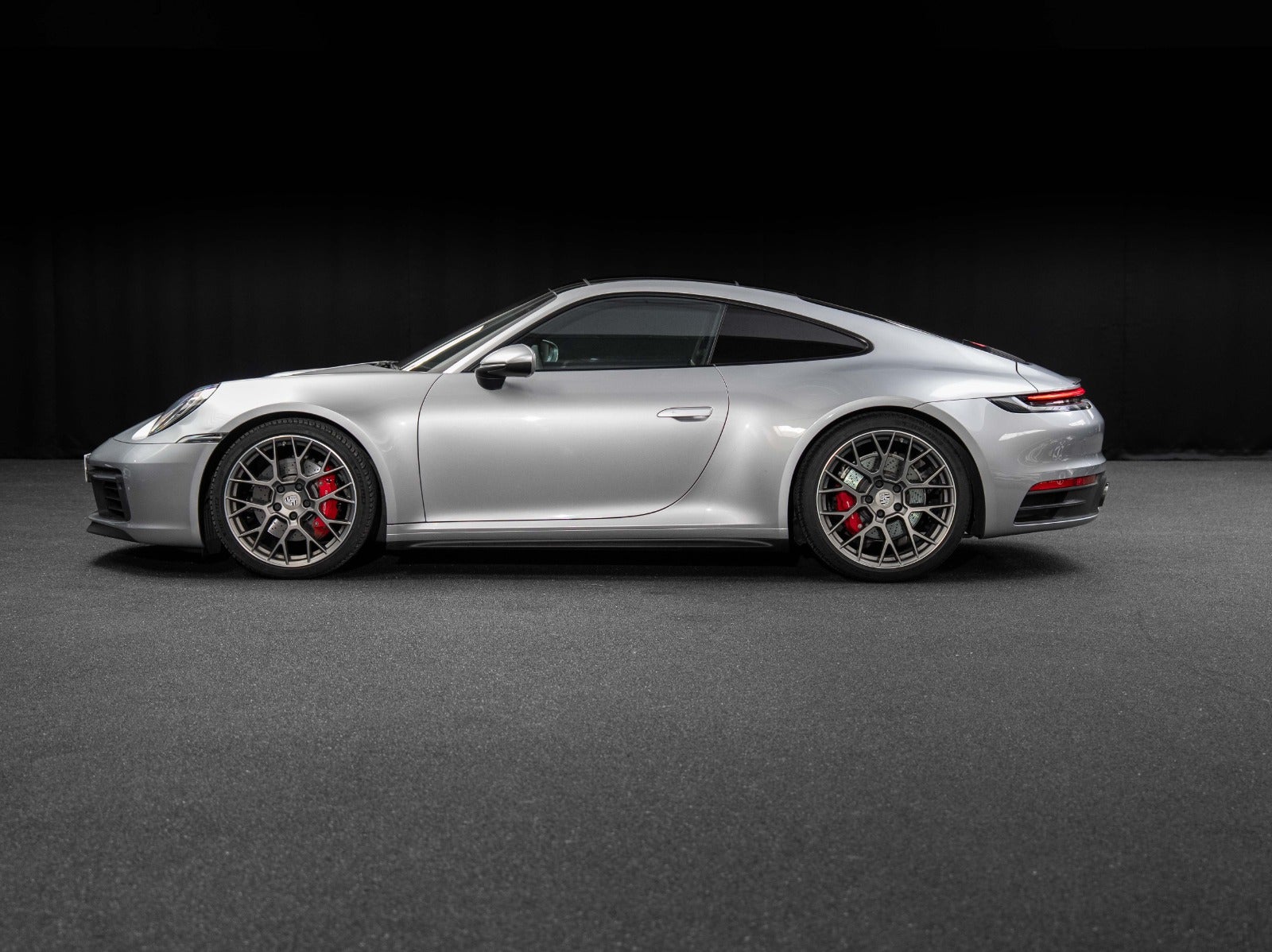 Gallery image 3 of 18