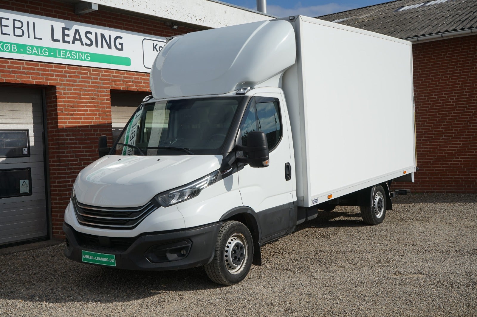 Billede af Iveco Daily 3,0 35S18 4100mm Box m/lift AG8