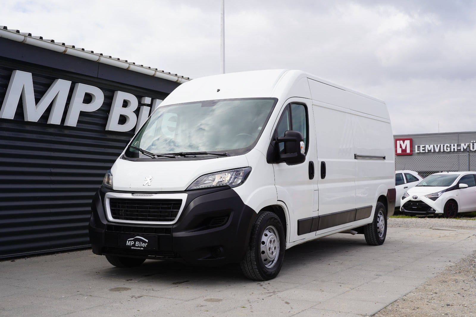 Billede af Peugeot Boxer 335 2,2 BlueHDi 165 L3H2 Premium