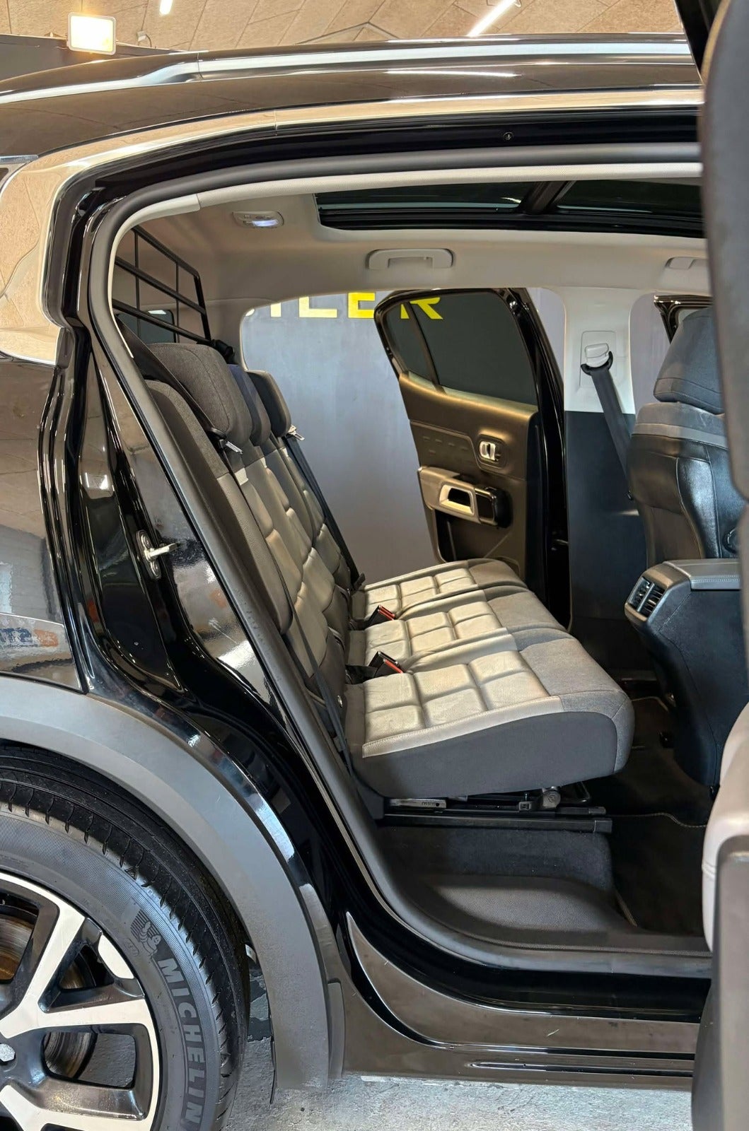 Billede af Citroën C5 Aircross 1,6 Hybrid Iconic Black Edition EAT8
