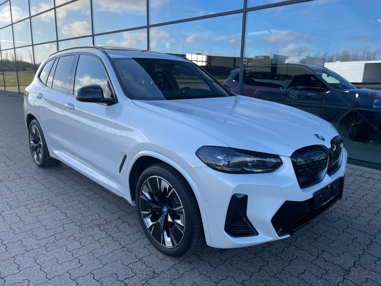 BMW iX3 Charged Plus M-Sport