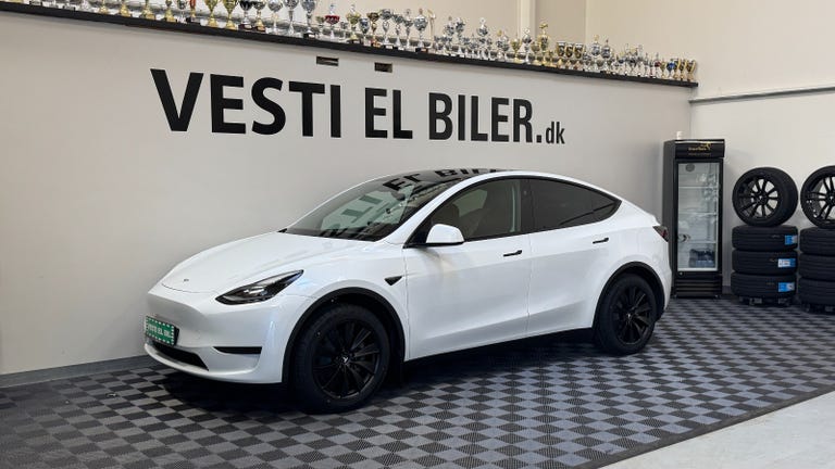 Tesla Model Y RWD