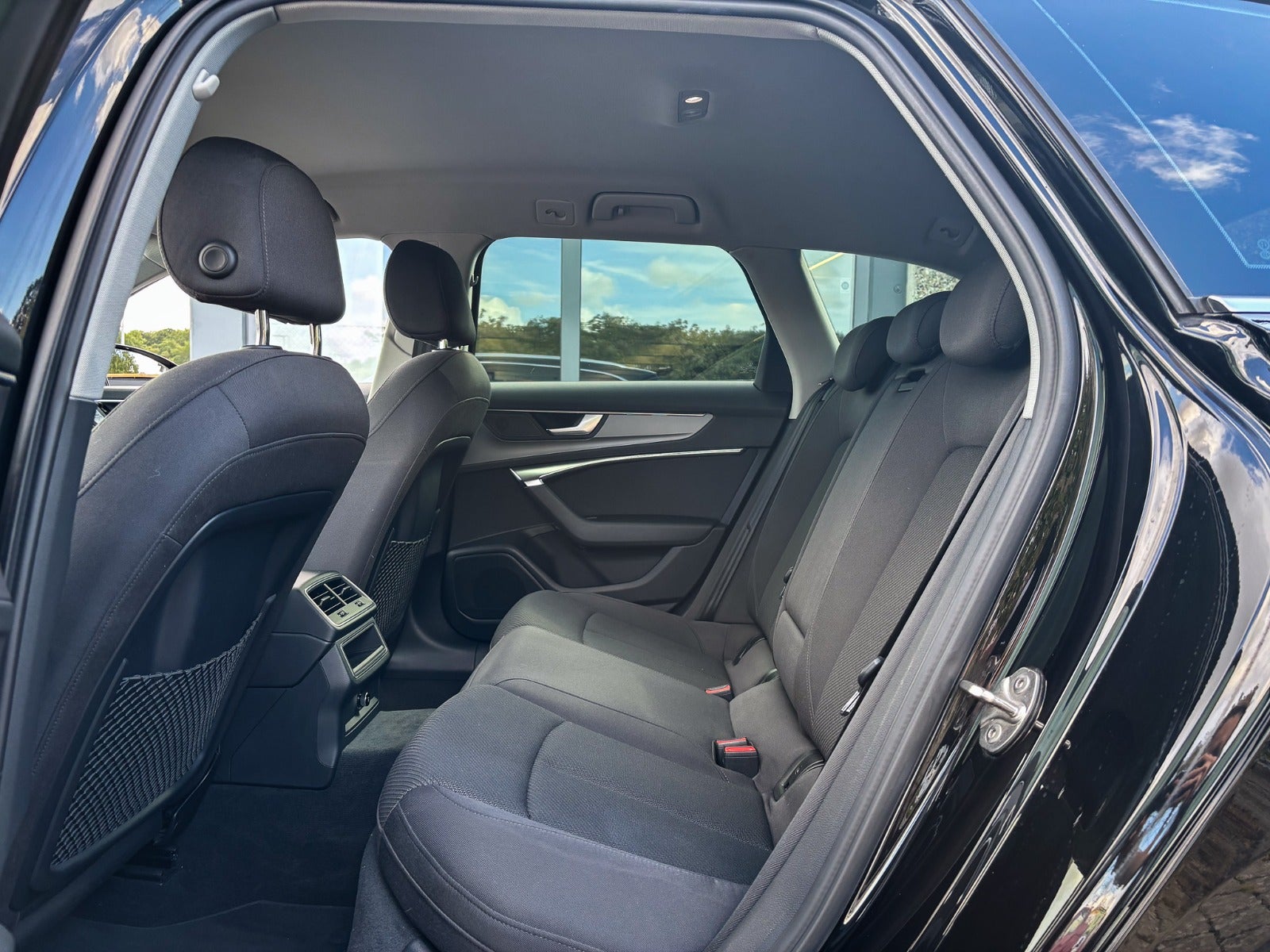Billede af Audi A6 40 TDi Avant S-tr.