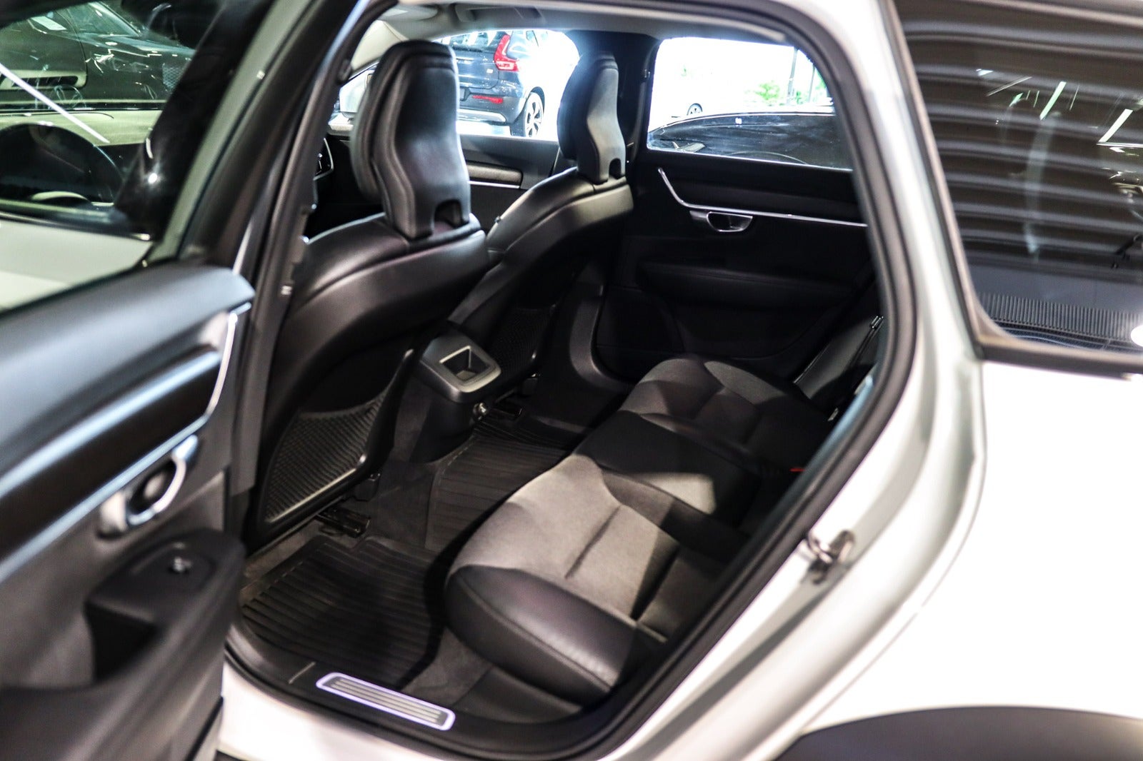 Billede af Volvo V90 CC 2,0 D4 190 Momentum aut. AWD