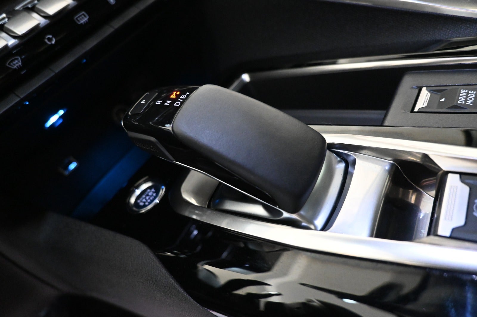 Peugeot 3008 Hybrid Allure Pack LTD EAT8