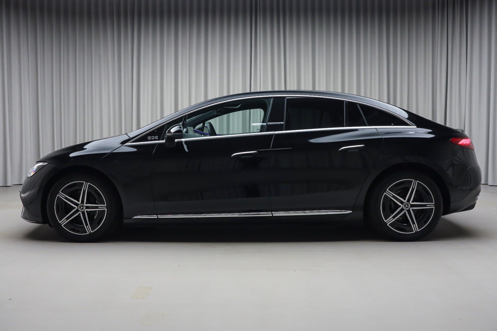 Mercedes-Benz EQE 350+