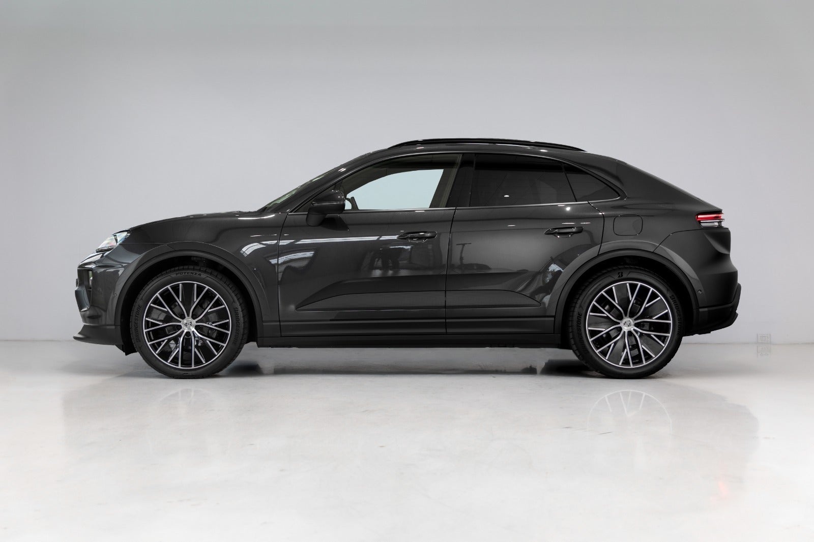 Porsche Macan 4