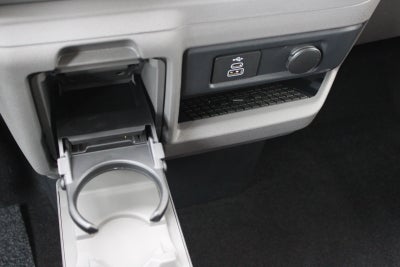 VW e-Caravelle Life SWB