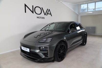 Porsche Macan Turbo   5d