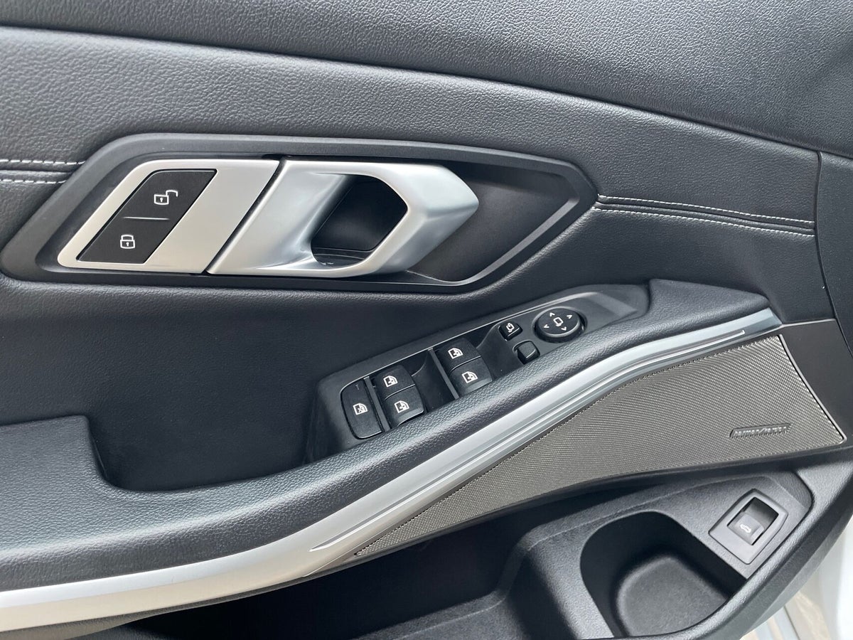 BMW 330i Touring Sport Line aut. billede 16