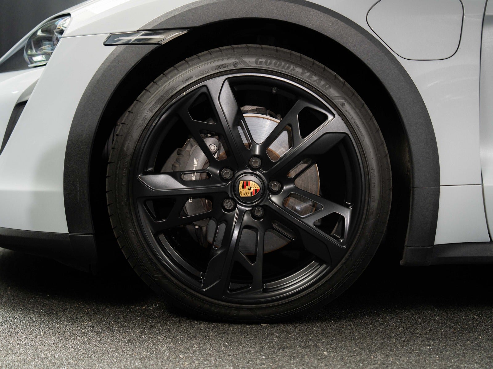 Gallery image 5 of 18