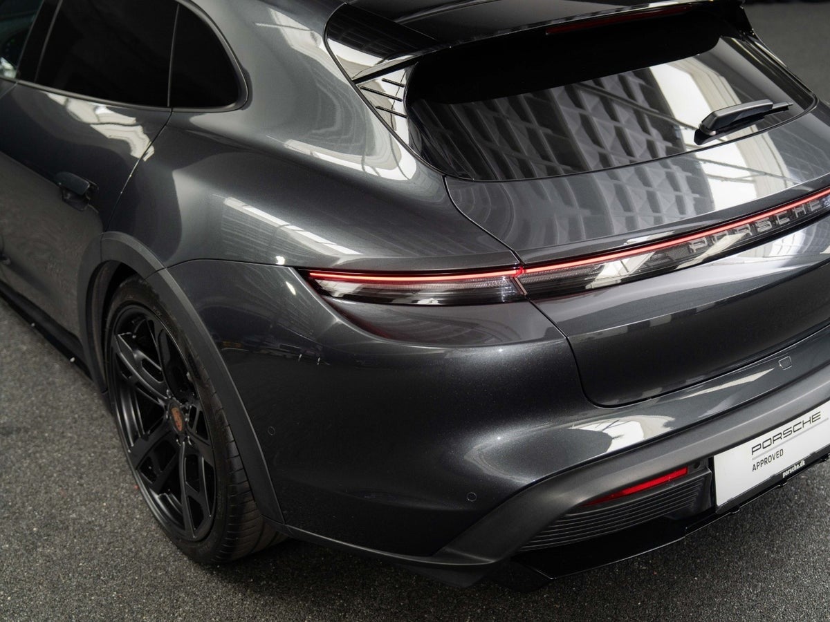 Gallery image 8 of 18