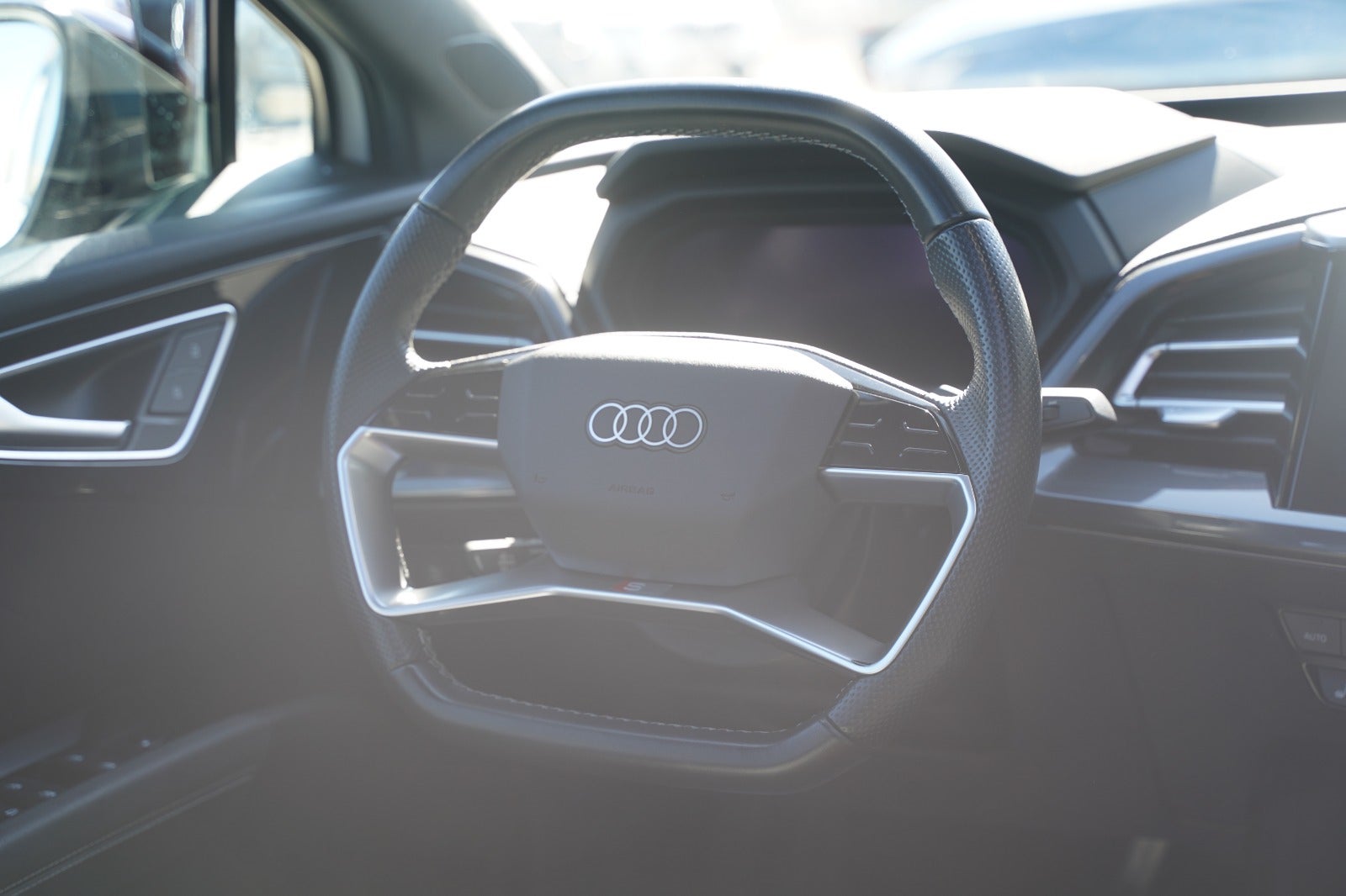 Billede af Audi Q4 e-tron 40 Attitude S-line