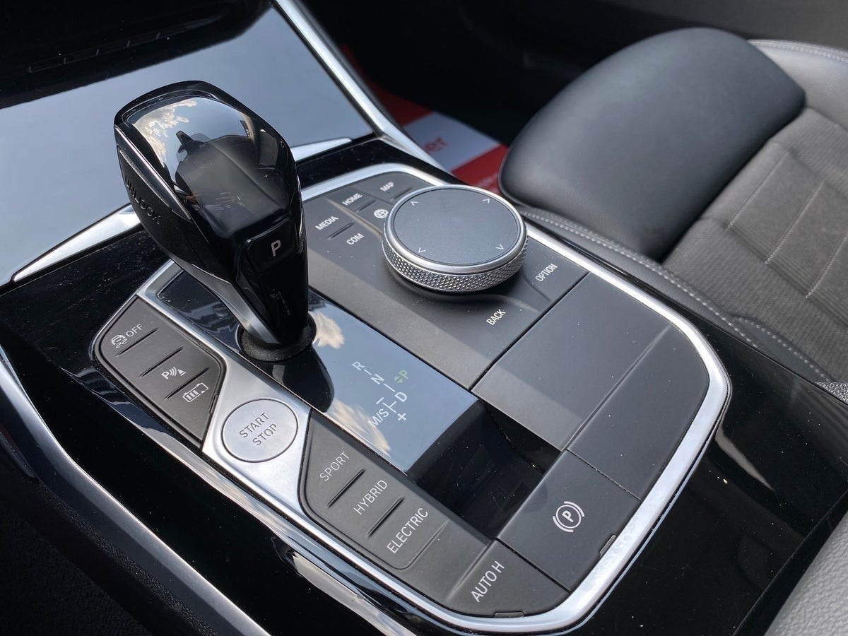 BMW 330e Sport Line aut.