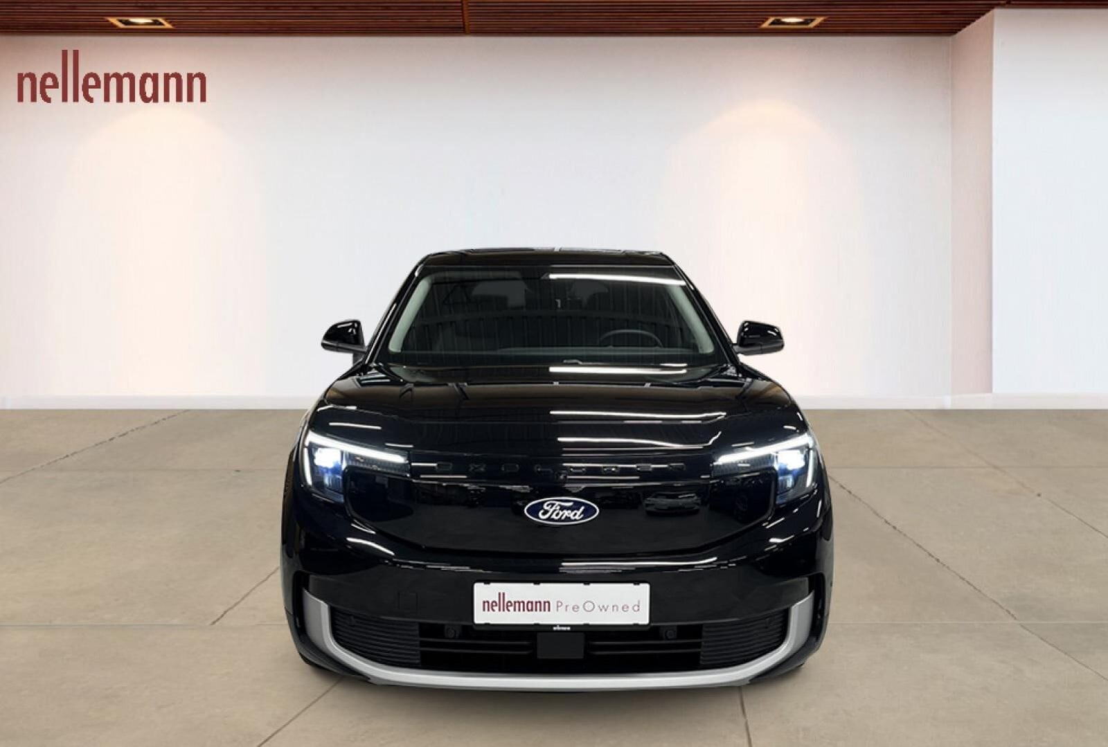 Ford Explorer Select Extended Range