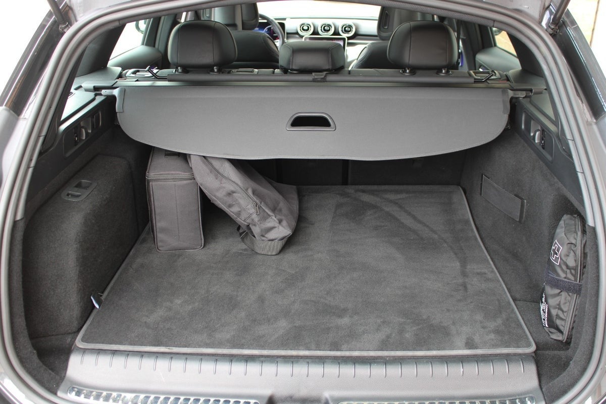 Mercedes C300 e AMG Line stc. aut.
