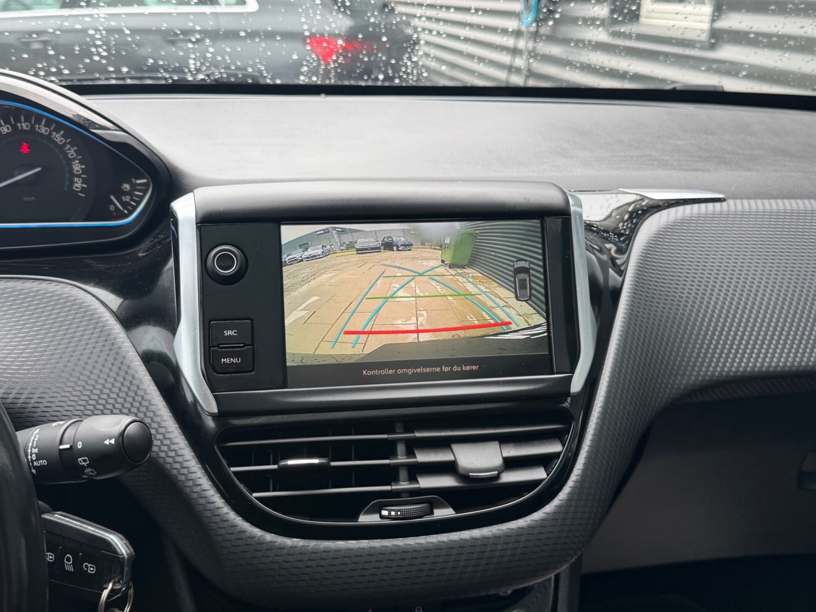 Billede af Peugeot 2008 1,6 BlueHDi 100 Allure Sky