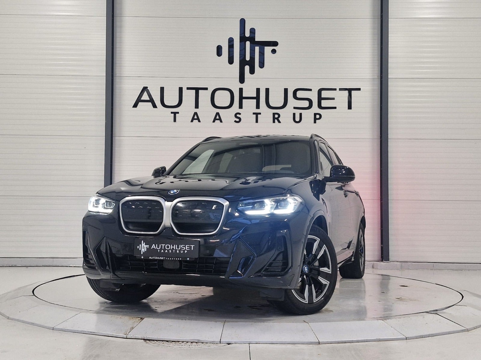 BMW iX3  Charged M-Sport