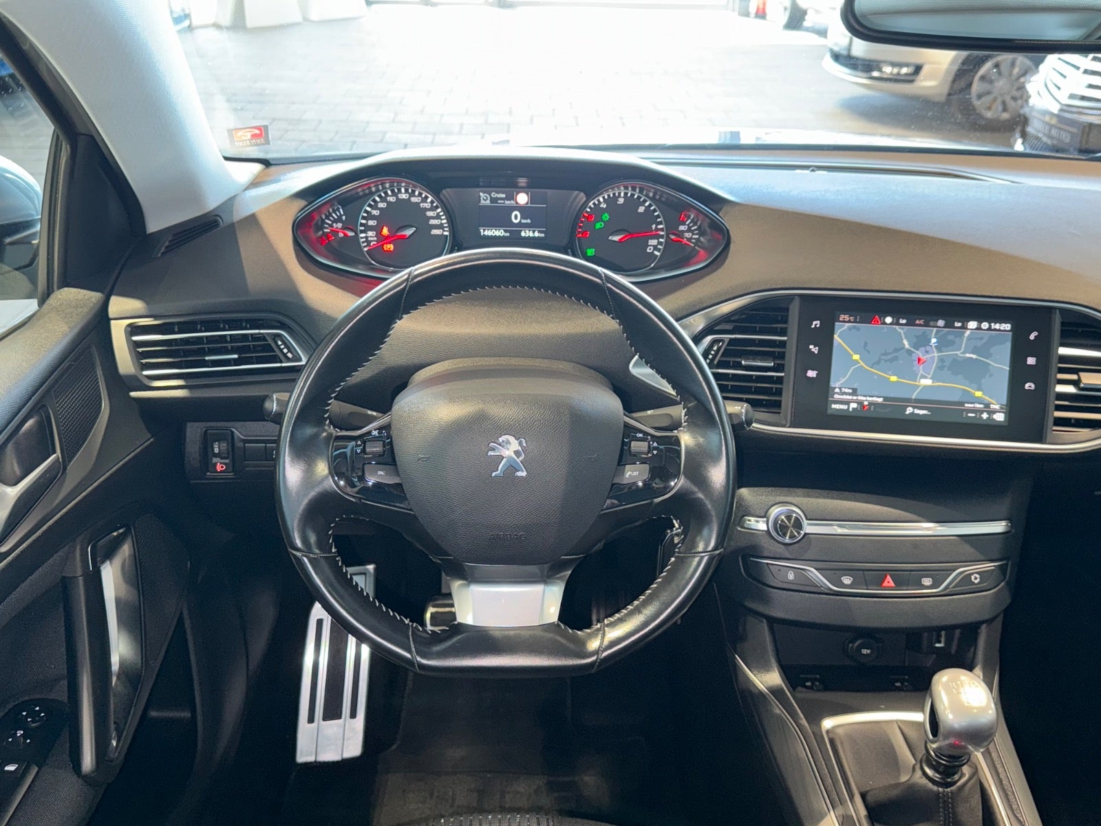 Billede af Peugeot 308 1,6 BlueHDi 120 Allure Sky