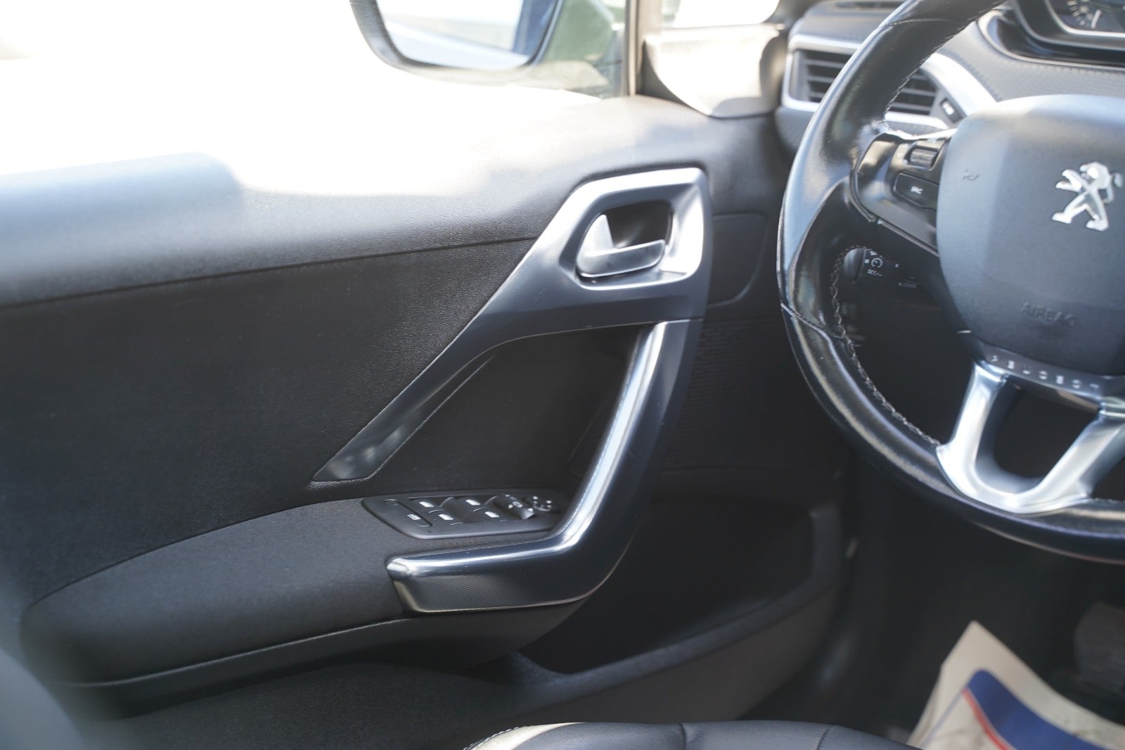 Billede af Peugeot 2008 1,6 BlueHDi 100 Selection Sky