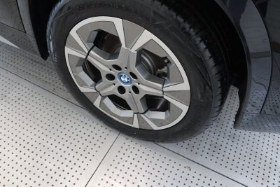 BMW iX1 xDrive30 X-Line