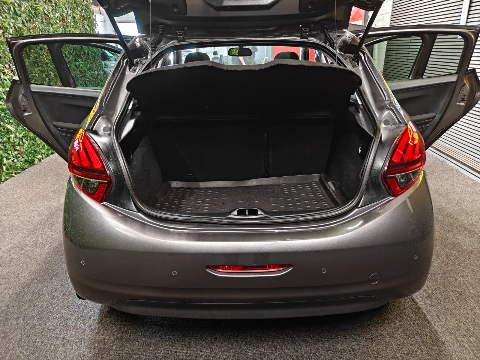 Billede af Peugeot 208 1,5 BlueHDi 100 Like Sky