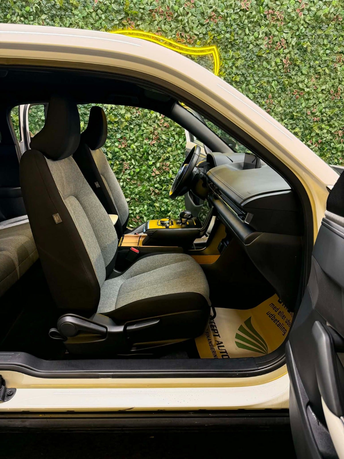 Billede af Mazda MX-30 0,8 e-SkyActiv R-EV Advantage