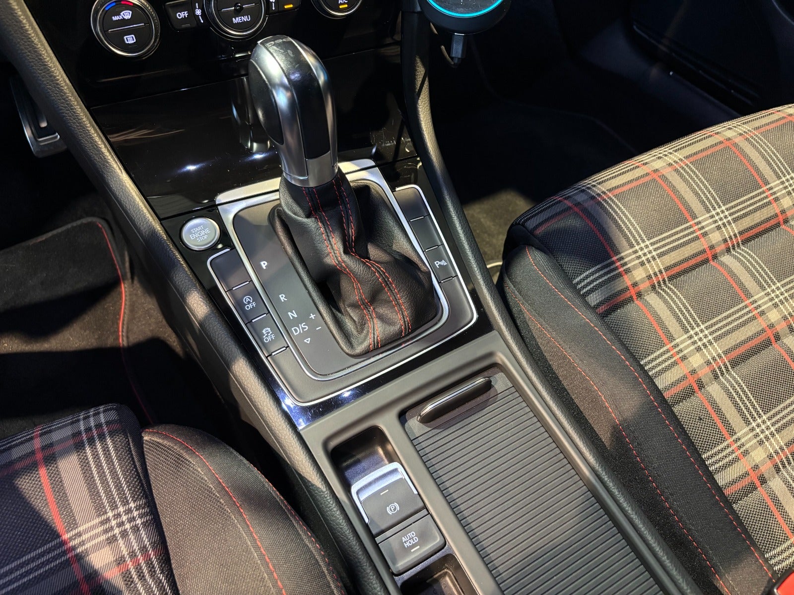 VW Golf VII 2,0 GTi Performance DSG 5d - 14