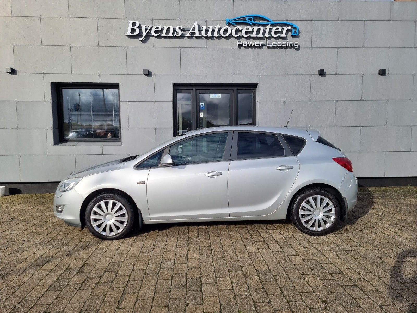 Opel Astra 2011