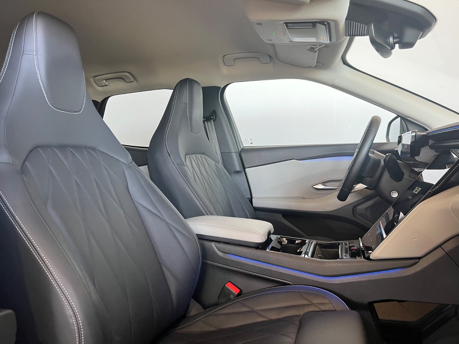 Ford Explorer Premium Extended Range