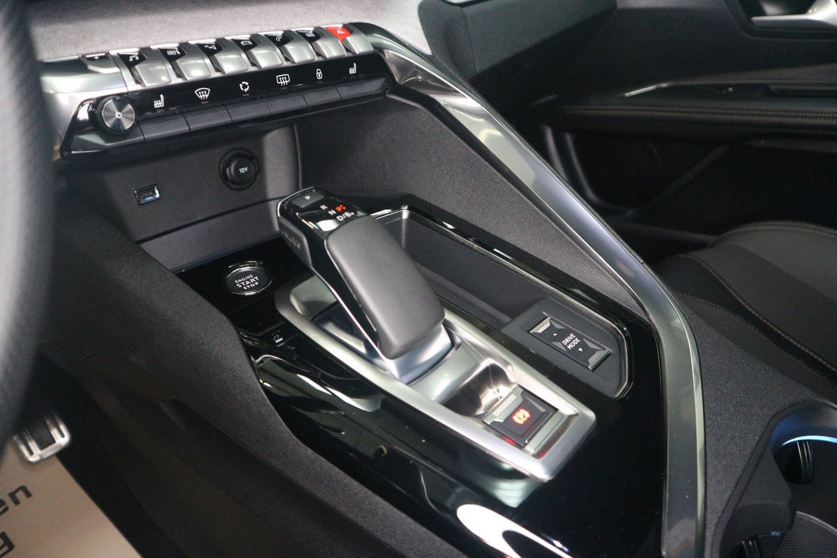 Peugeot 3008 Hybrid GT Black Pack EAT8