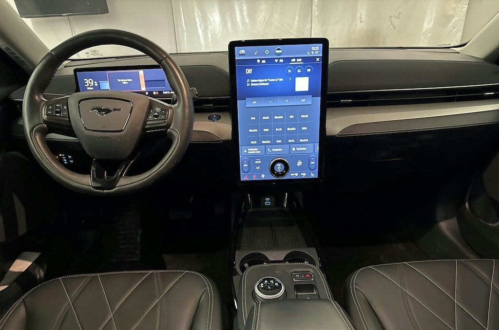 Ford Mustang Mach-E Standard Range