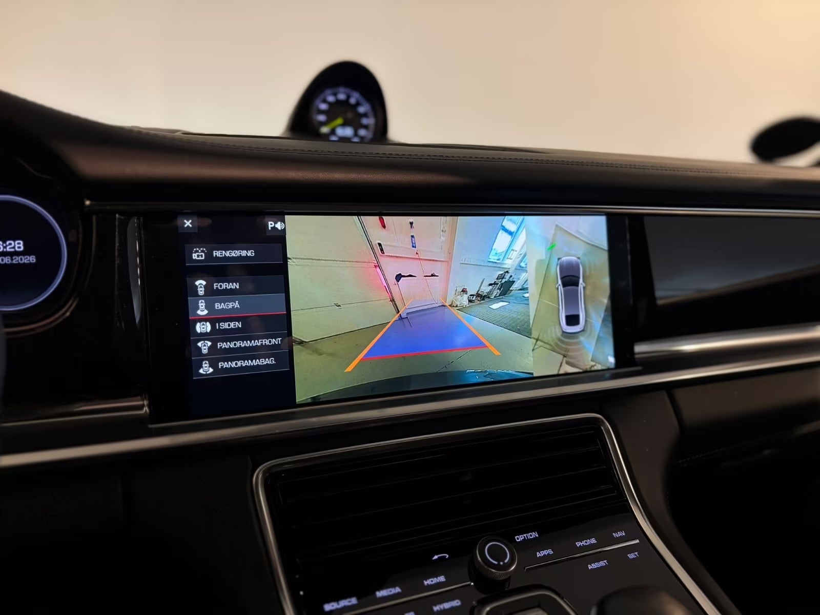 Porsche – Panamera Turbo S