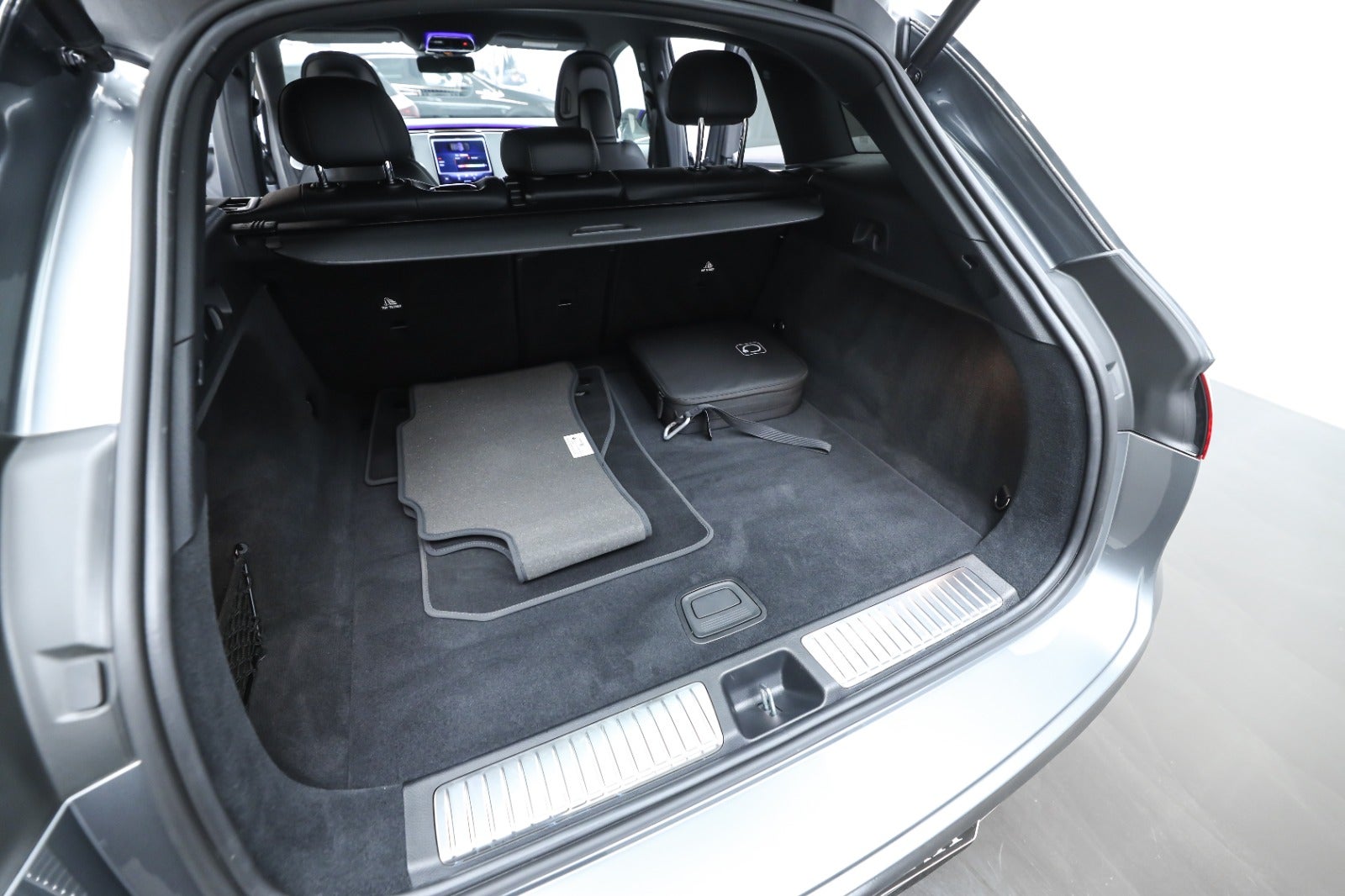 Mercedes-Benz EQE 350 SUV