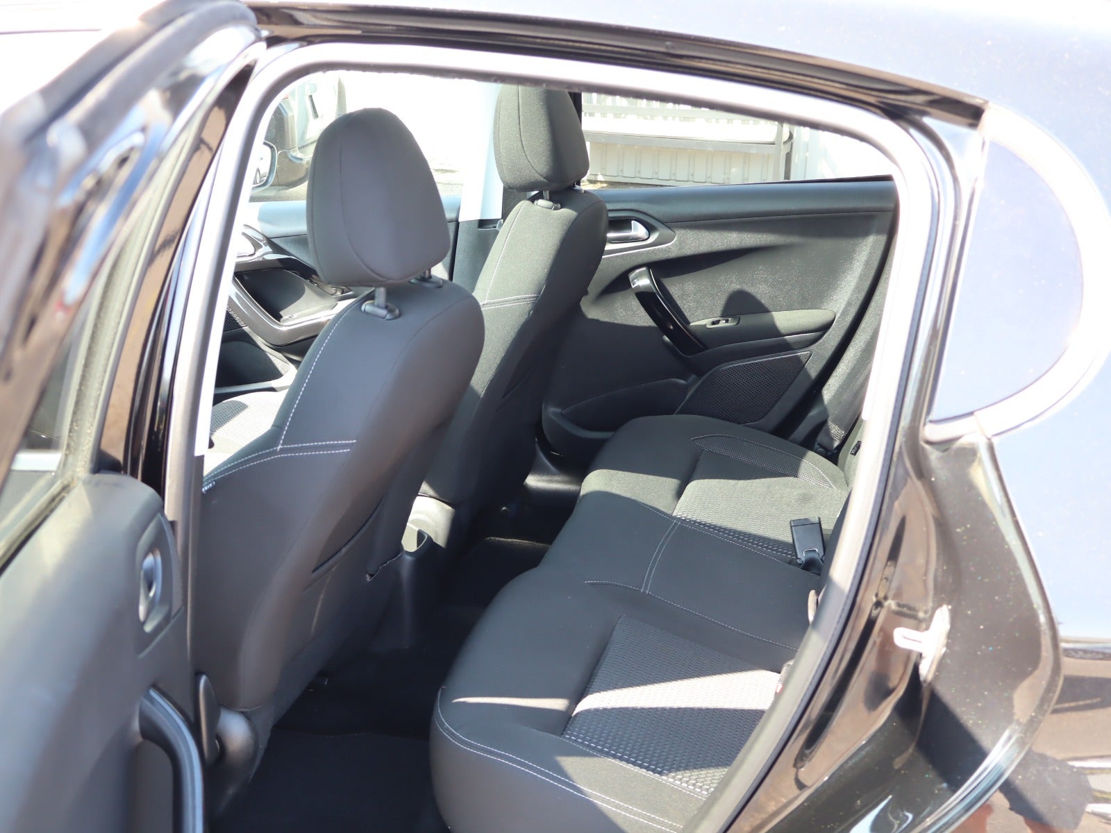 Billede af Peugeot 208 1,6 BlueHDi 100 Allure