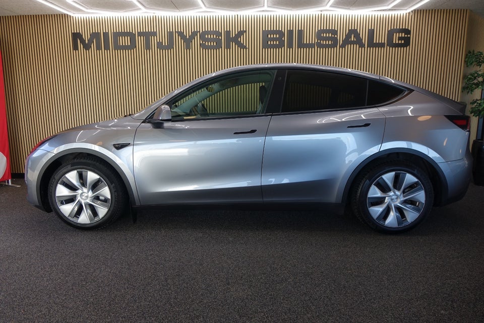 Tesla Model Y, Billede 2