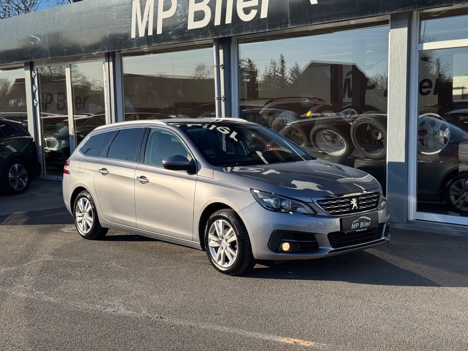 Billede af Peugeot 308 1,6 BlueHDi 120 Allure Sky SW