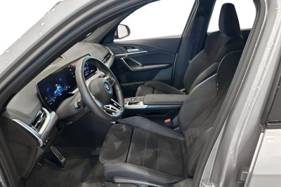 BMW iX1 eDrive20 M-Sport - 4