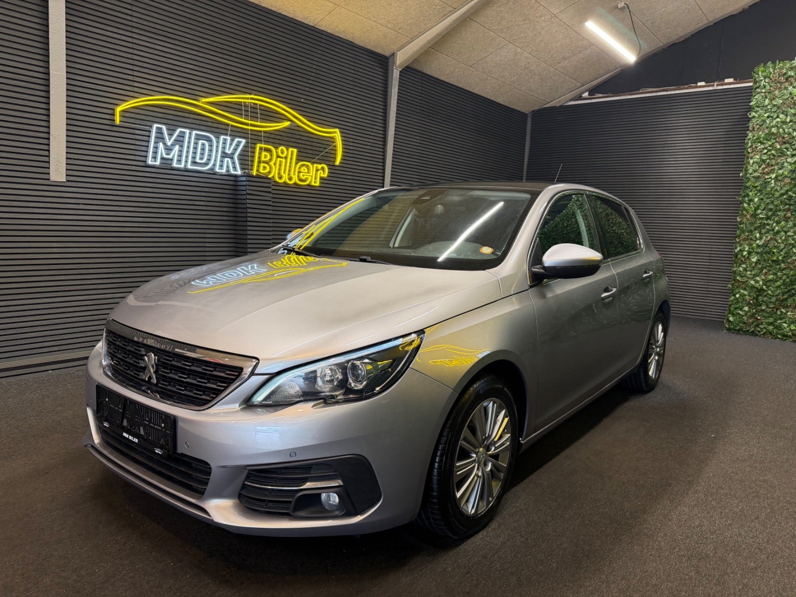 Billede af Peugeot 308 1,6 BlueHDi 120 Allure Sky