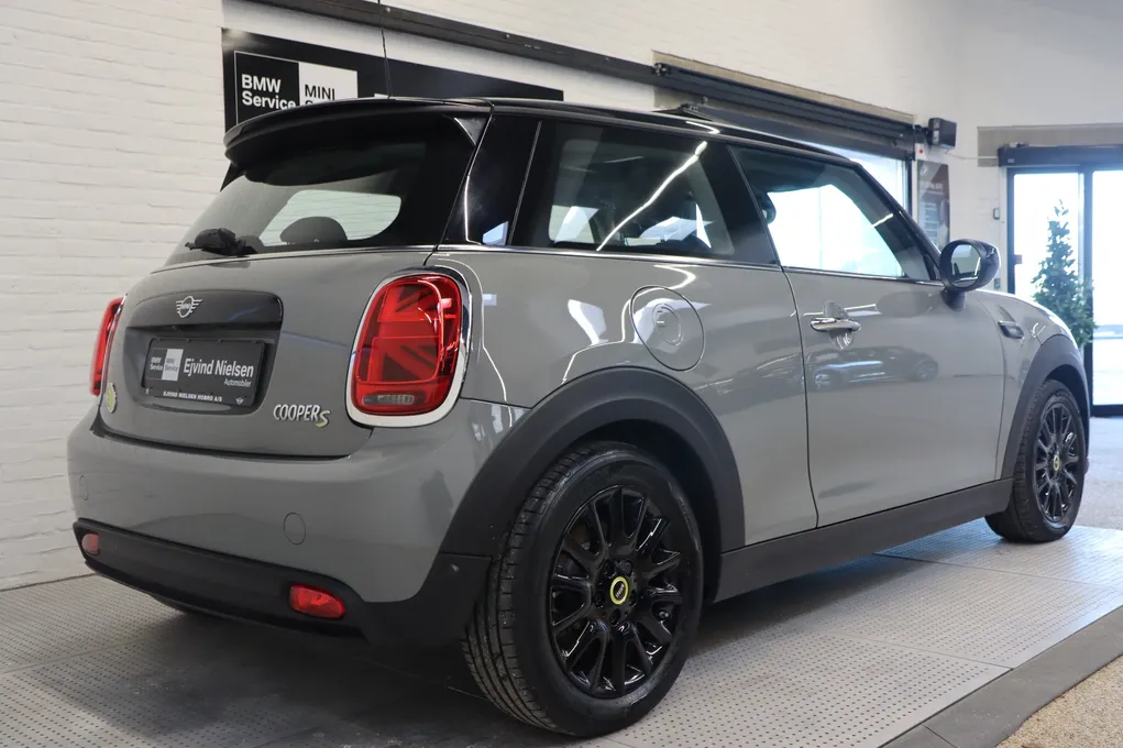 MINI Cooper SE Camden Edition