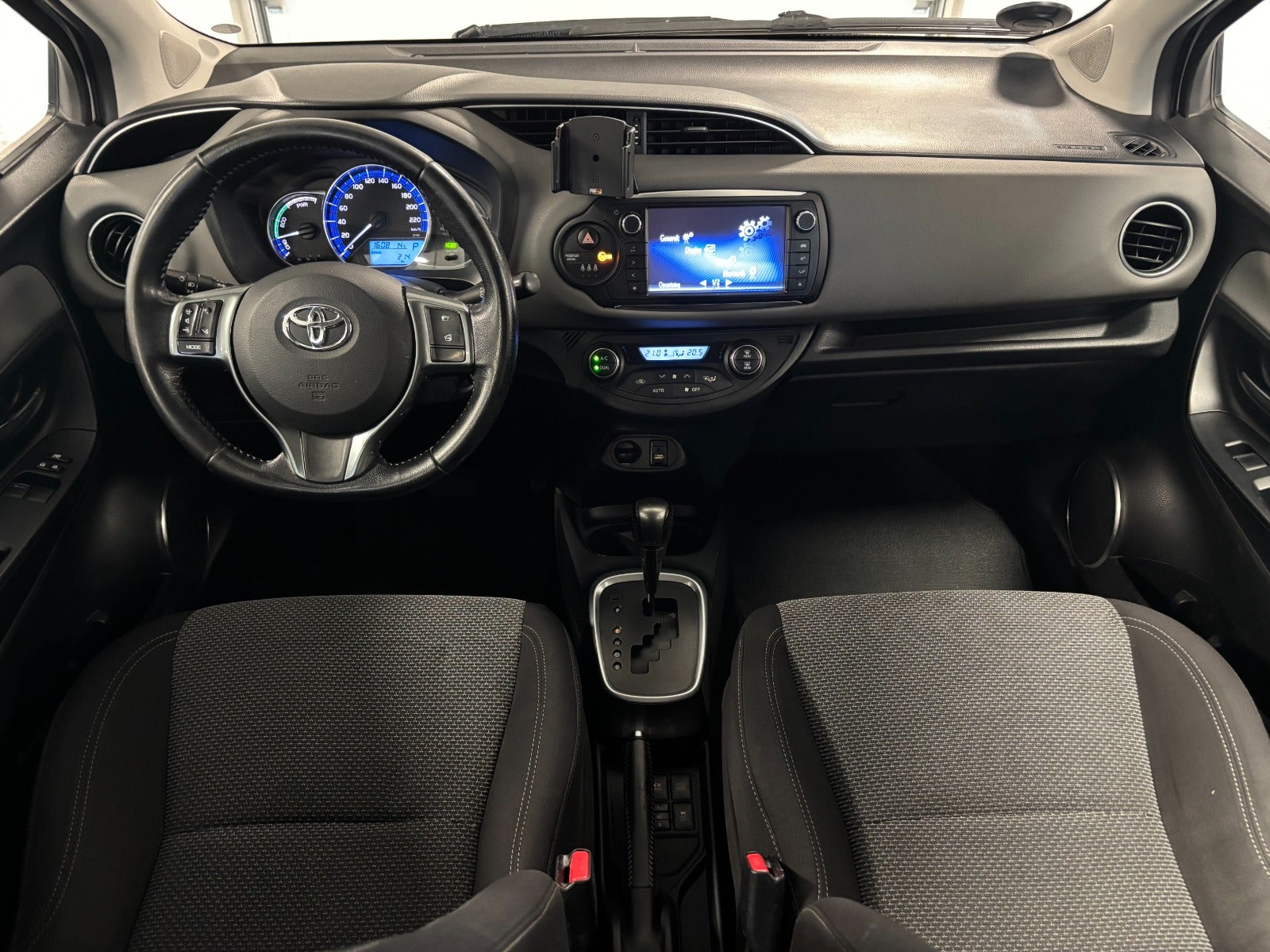 Toyota Yaris Hybrid H2 e-CVT