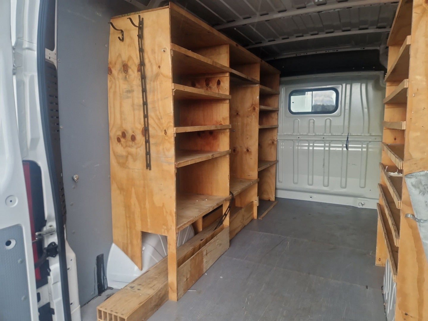 Billede af Peugeot Boxer 333 2,2 BlueHDi 140 L2H2 Premium